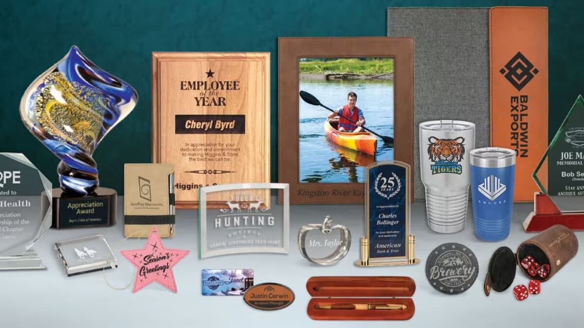 9 Custom Corporate Award Ideas Employees Actually Want